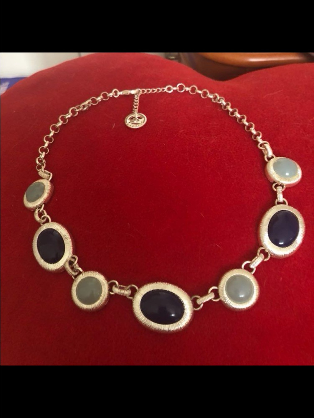 Trifari Vintage Necklace EUC